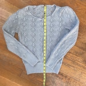 Vintage sweater- slightly cropped